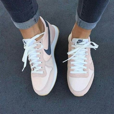 de nieuwste nike sneakers dames|latest nike women's sneakers.